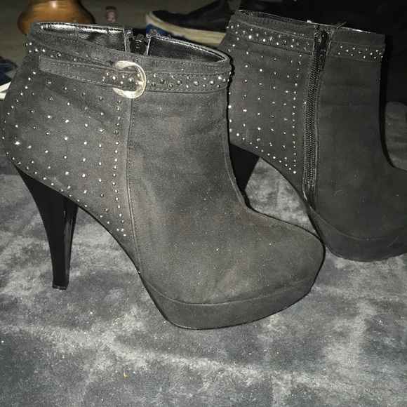 Heels - Picture 1 of 1